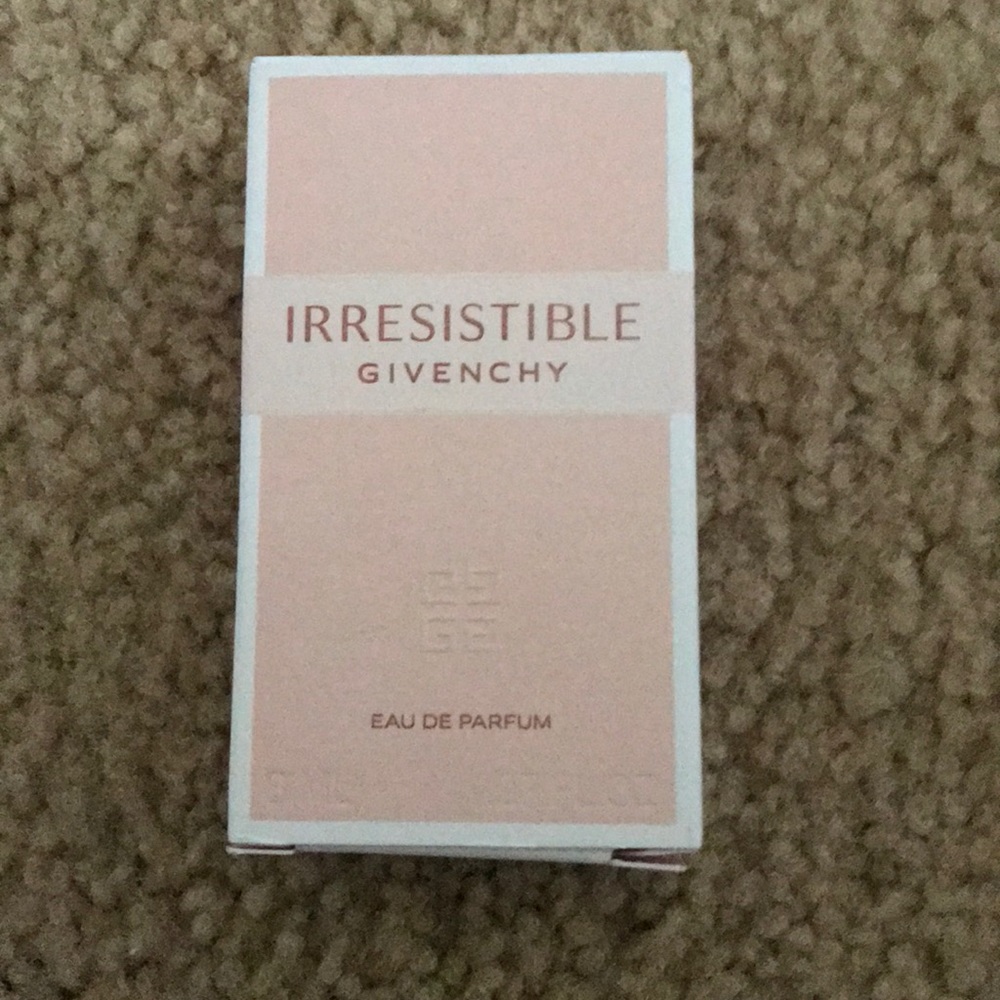 COPY - COPY - Givenchy irresistible mini never used